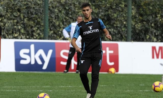 包含葡超倒计时，布莱顿转会期防线松动，细节引发关注，气氛紧张，阵容厚度经受考验的词条