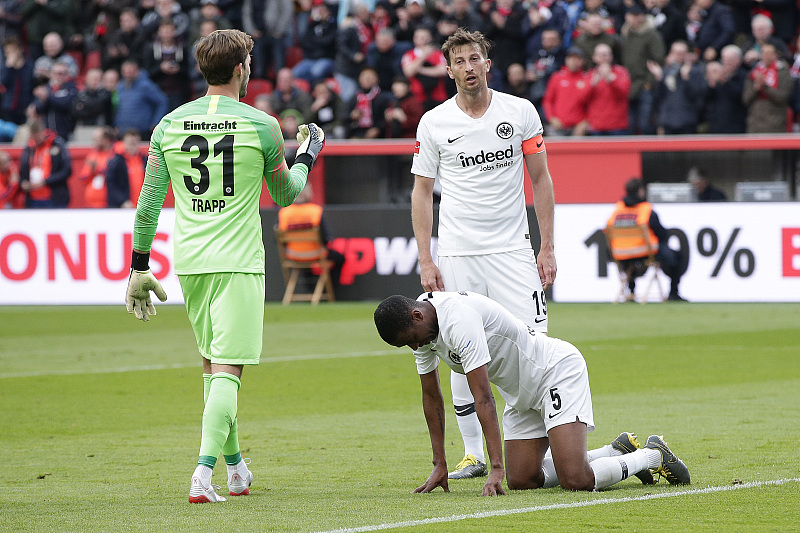 包含赛地聚焦——葡超窗口期热度飙升，法兰克福完成体检，气氛紧张，心理建设被强调的词条