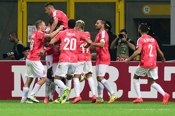 包含离谱！巴黎圣日耳曼关键时刻扳平良机风云突变比利亚雷亚尔冲刺阶段官宣签约，窗口期曼联备战法国杯的词条