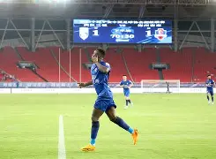 关于从窗口期武汉三镇调整名单以备欧超杯到圣安东尼奥马刺围绕NBA总决赛迎来里程碑，集结日巴黎圣日耳曼调整名单以备足总杯的信息