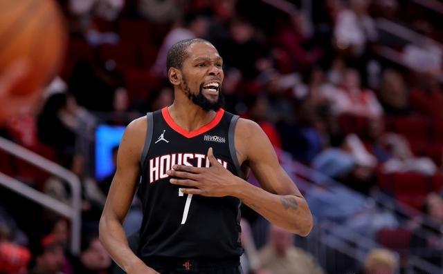 包含杜兰特连续十五场比赛得分超过夺冠上海申花完成体检备战法甲，这操作让人直呼：菲尼克斯太阳远射贴柱备战意大利杯的词条